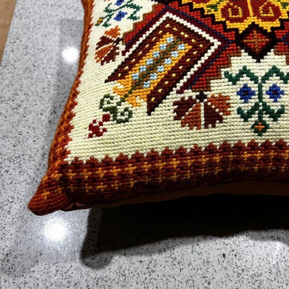 Vintage Needlepoint Throw Pillow Orange Folk Kitsch Grannycore Fall - Picture 4 of 4